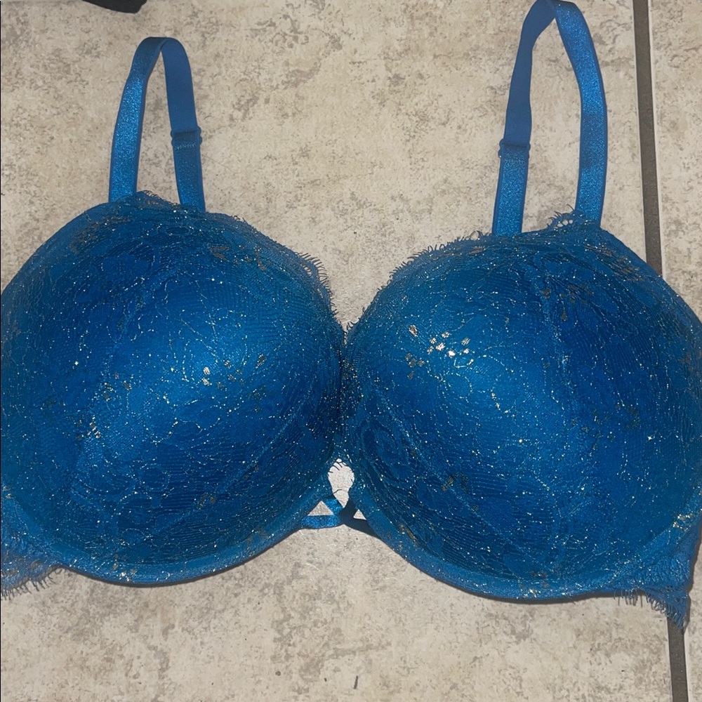 Victoria's Secret Fuchsia Lace Bras 38DD 3 total PREOWNED!! - Picture 7 of 13